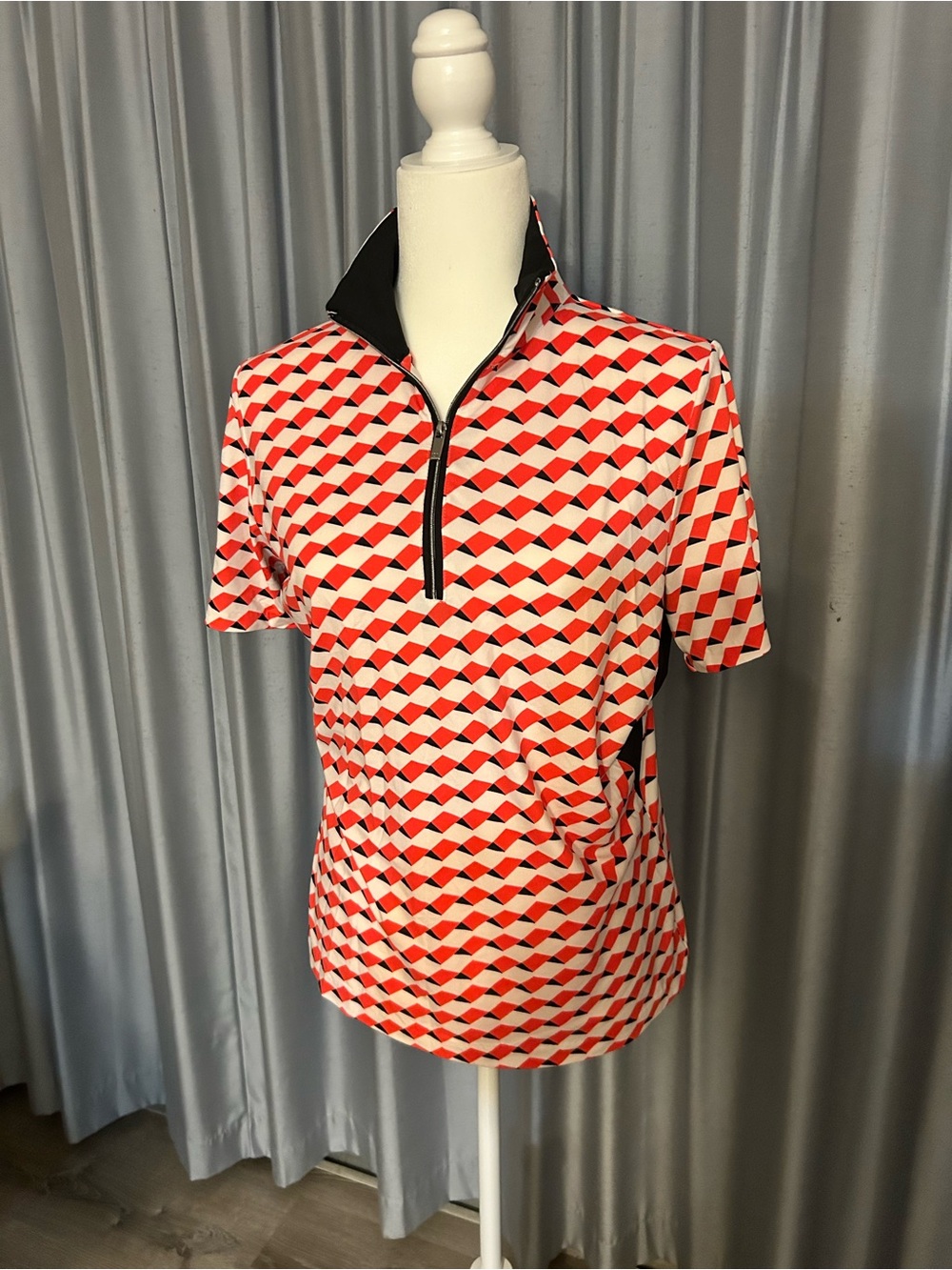 Women’s Orange Geometric Short-Sleeve Zip Golf Polo Shirt